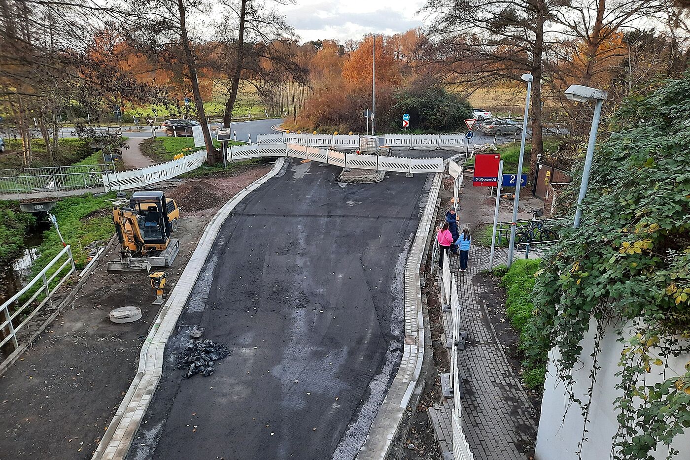 Blick von Brücke zum Kreisel (20241118)