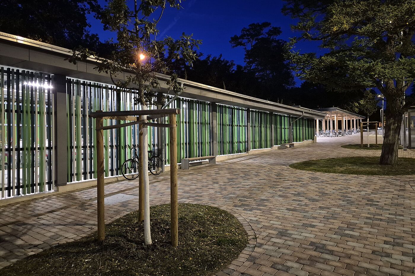 Gut beleuchtet bei Nacht