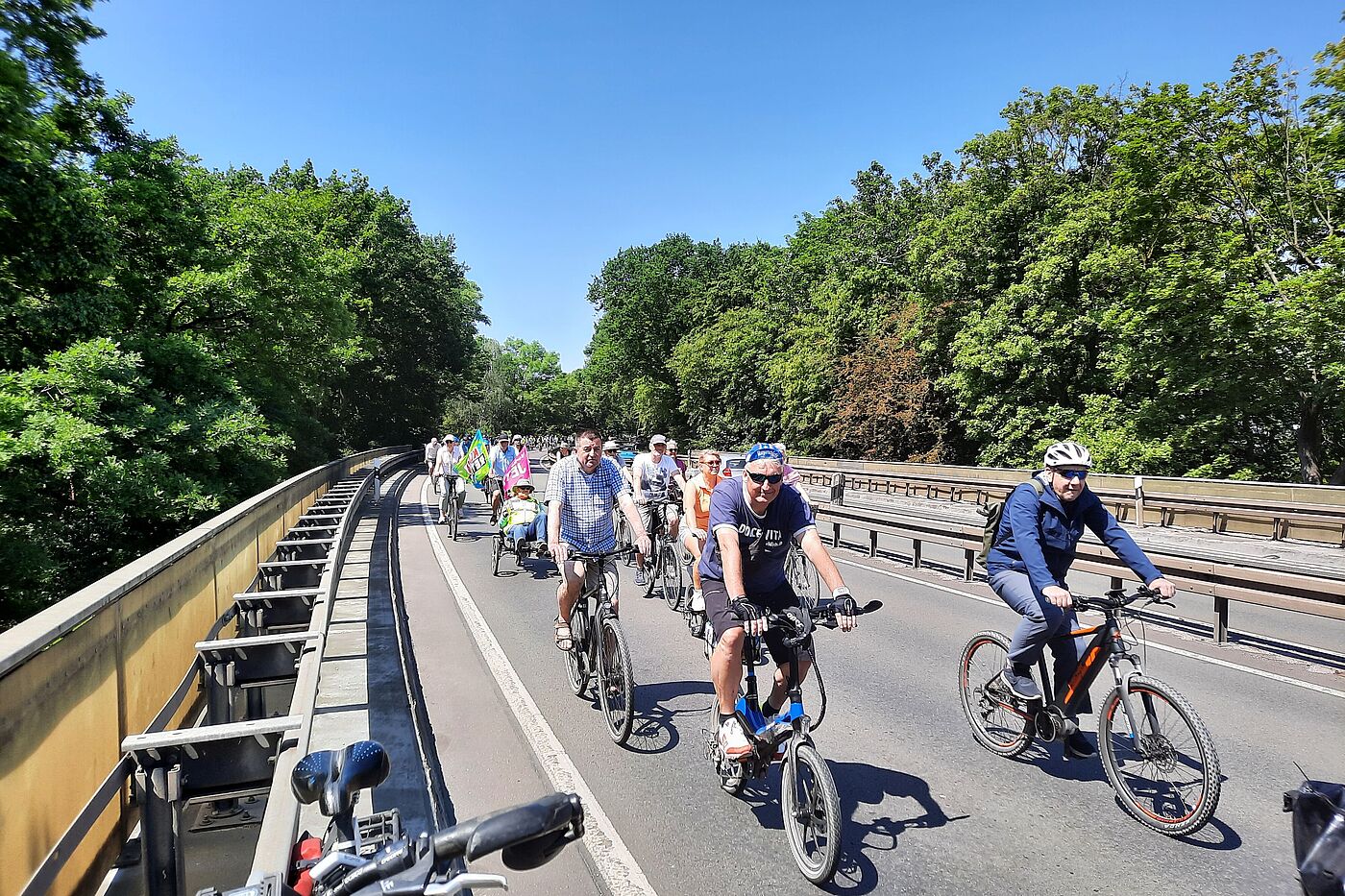 Kolonne in Hannover auf dem Bremer Damm