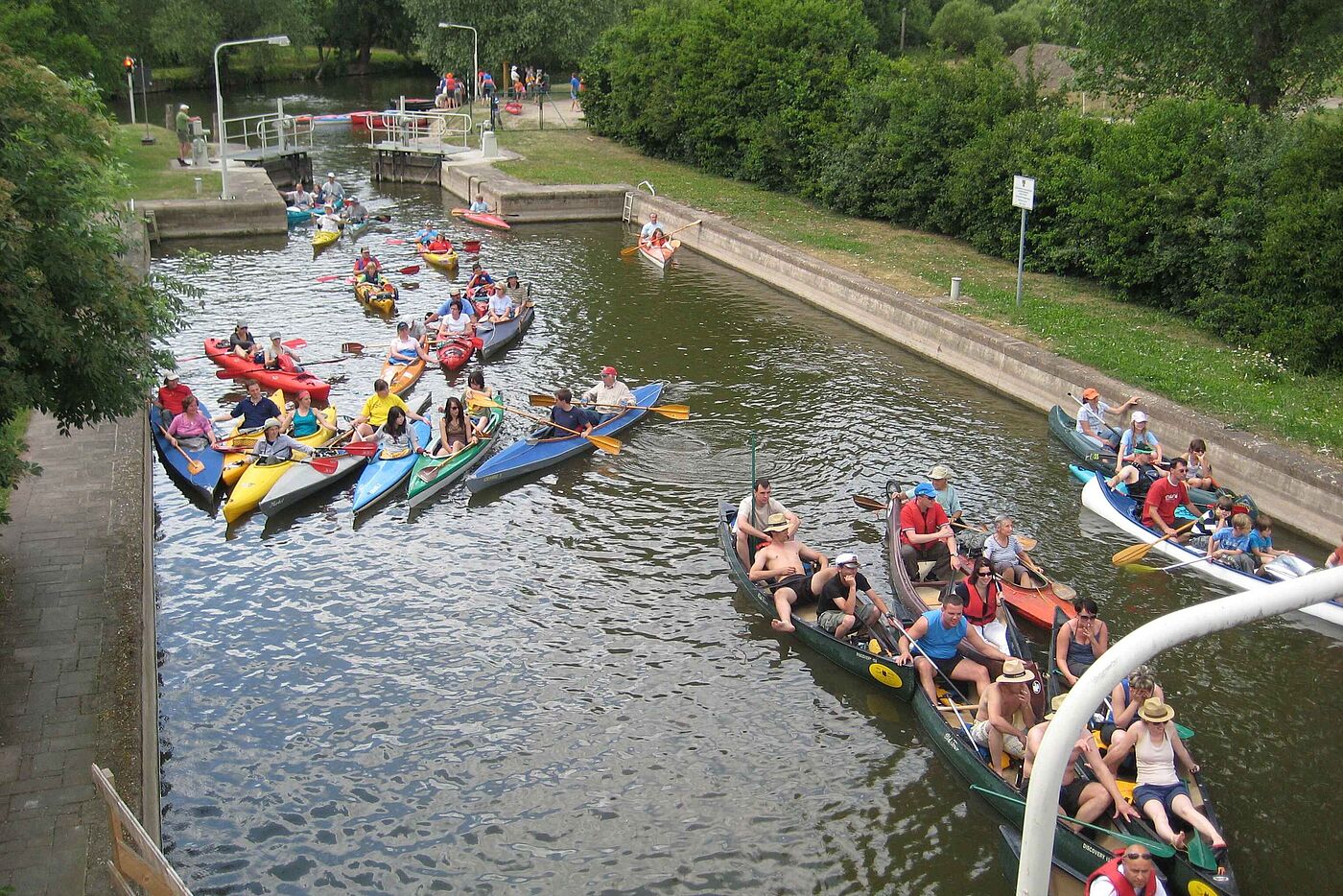 Unstrut, Boote in einer Schleuse