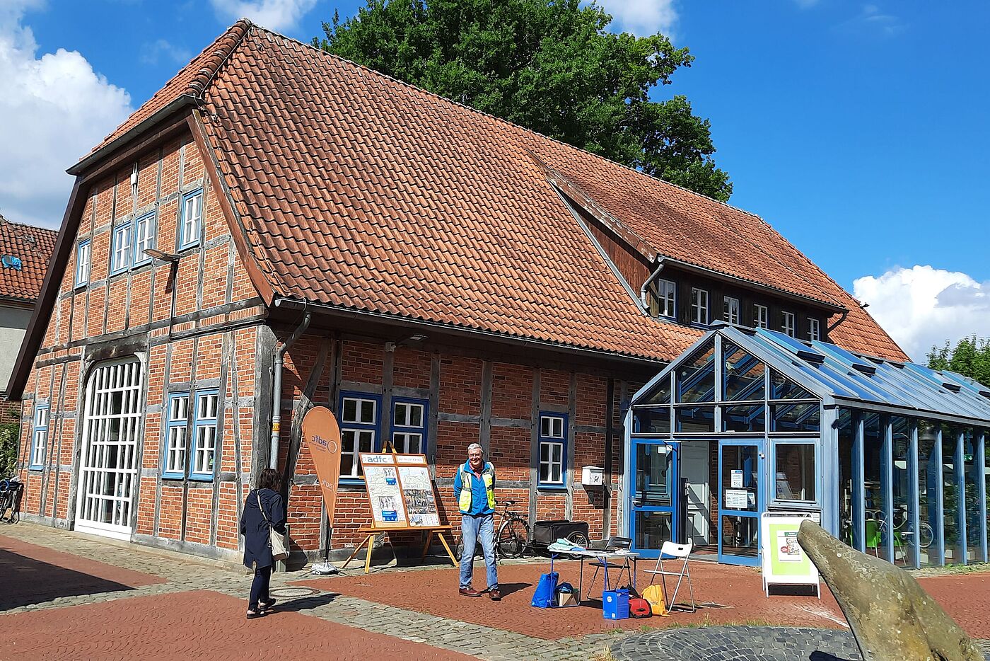 Stand vor Bücherei Markt 2022 Albert P.-B.