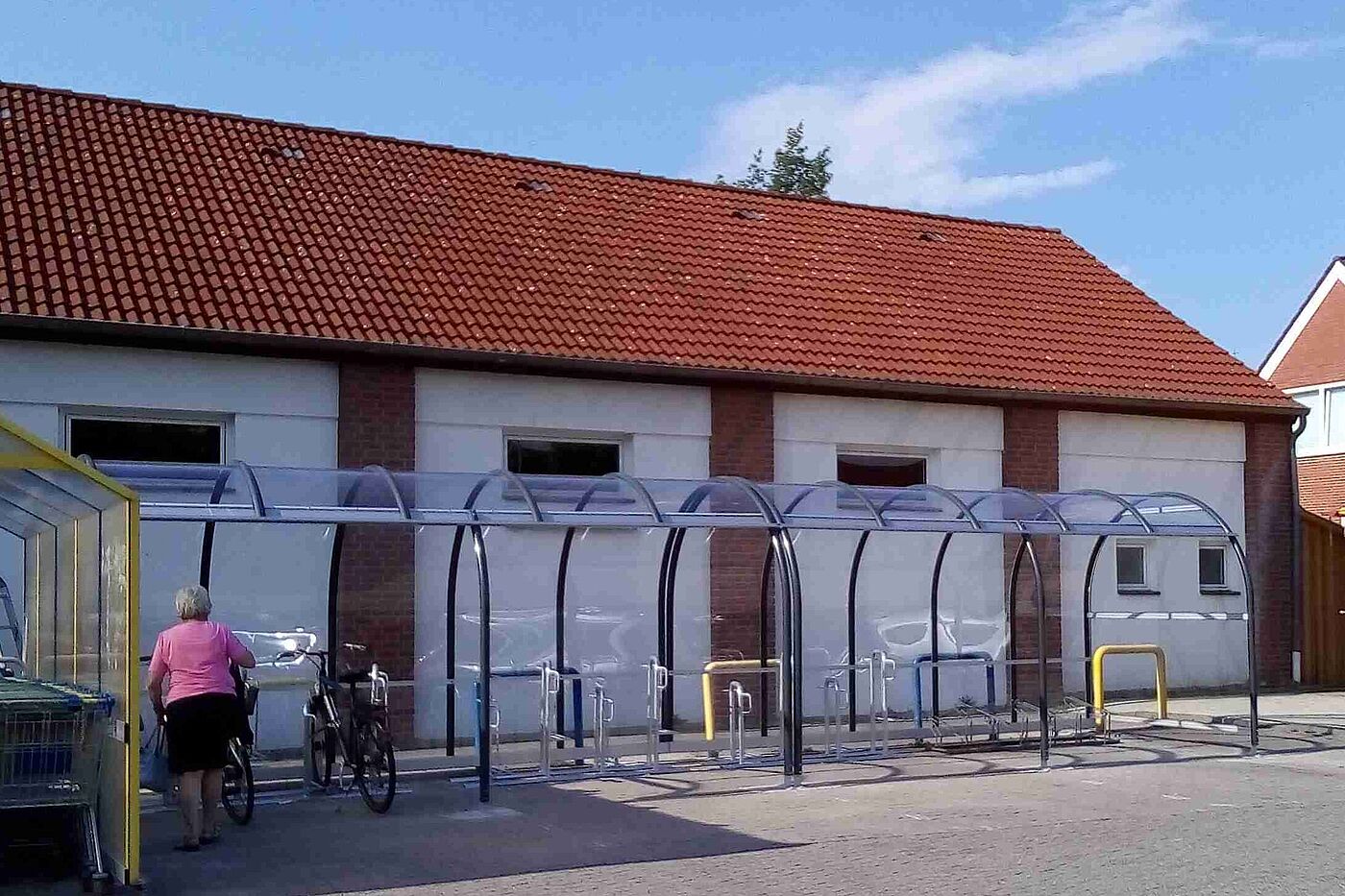 Abstellplatz mit Überdachung